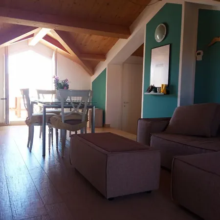 Mansarda Bijoux! 50mt Dal Mare Con Ampio Terrazzino 아파트 포르토레카나티